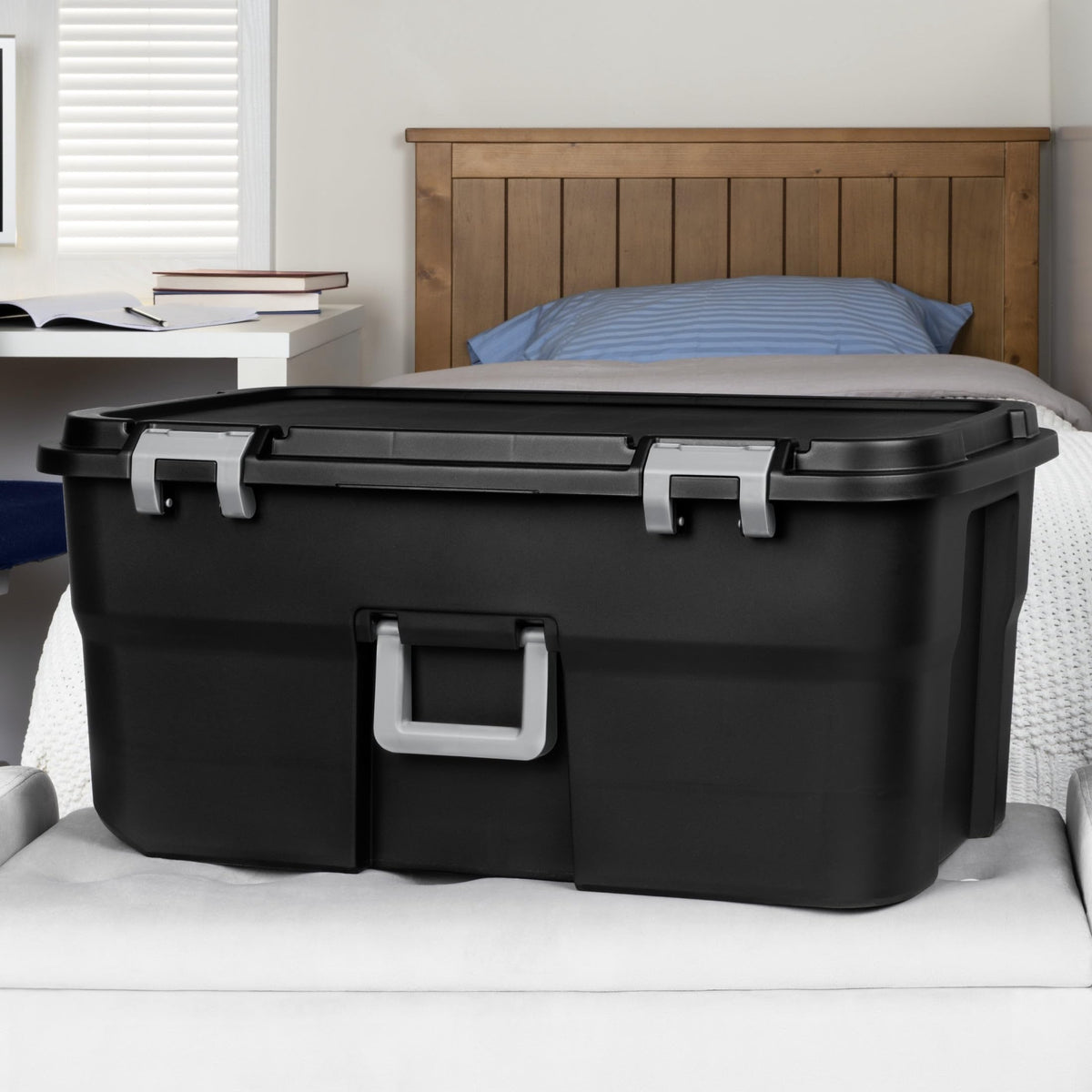 Black 22 Gallon Wheeled Plastic Storage Trunk R695